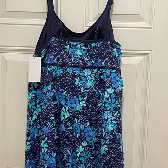 New size 22 colorful swimsuit from laneBryant. Tags attached with hygiene strip. - Picture 3 of 3